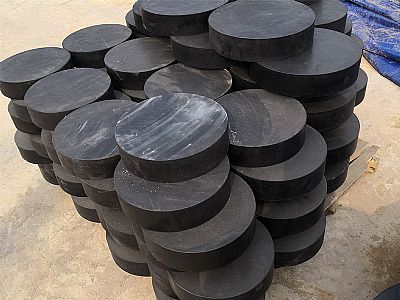 茄子河板式橡胶支座由若干层橡胶片与薄钢板经加压硫化